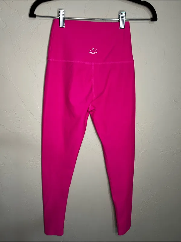 Beyond Yoga Caught in the Midi Pink Glow‎ High Waisted Leggings 24" Inseam - Image 7