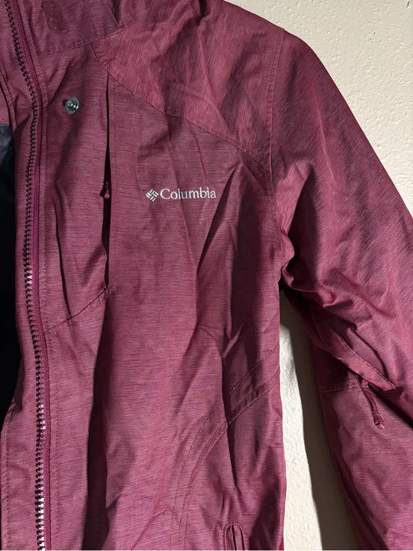 Columbia Rain Jacket in Maroon | Women’s XS, excellent condition - Image 9