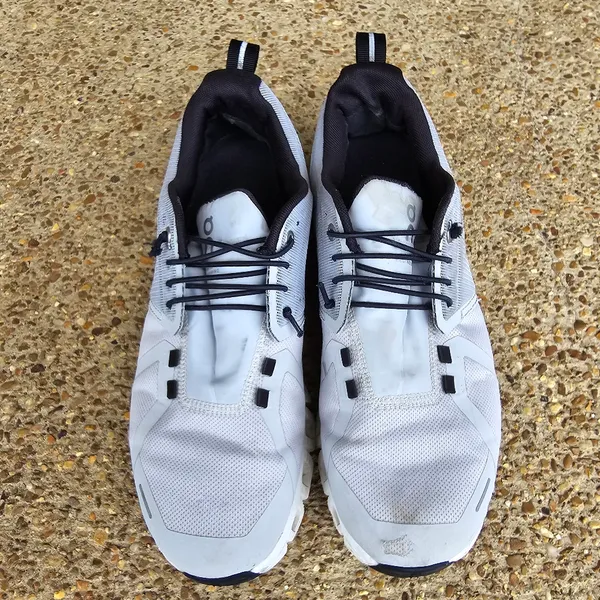 On Cloud 5 Waterproof Women Size 10 Running Shoes Gray Black Activewear Walking - Image 9