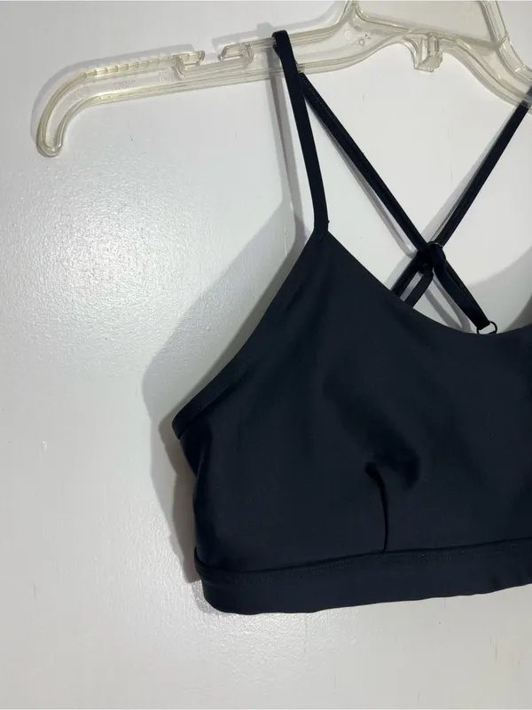 Alo yoga Airlift Intrigue Bra size L - Image 4