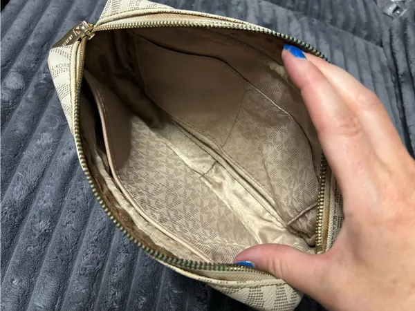 Michael Kors Cream and Tan Monogram purse - Image 6