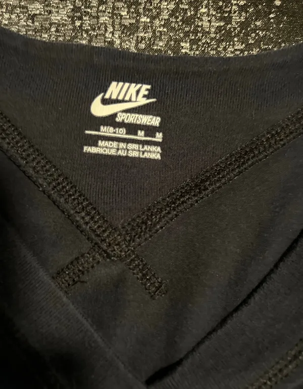 Nike Womens medium  T-shirt - Image 3