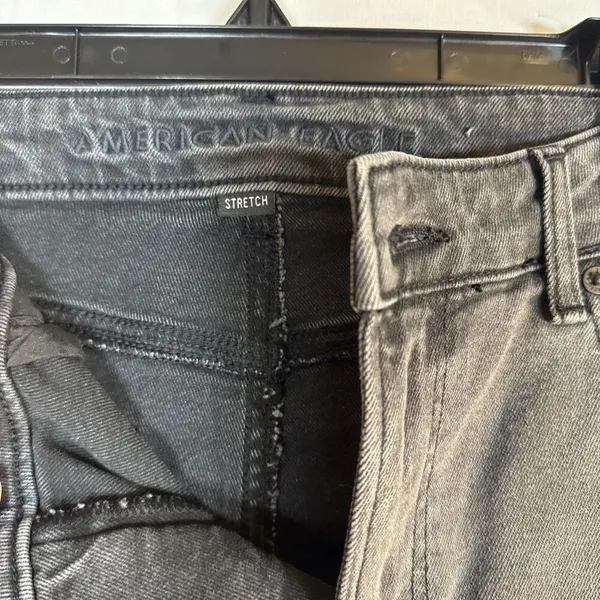 Women’s American Eagle Mom Jean Black Jeans Straight Leg Size 8 Preowned - Image 6