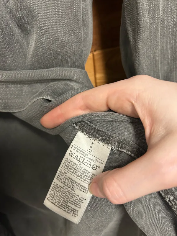 Old Navy Button-Up - Image 3