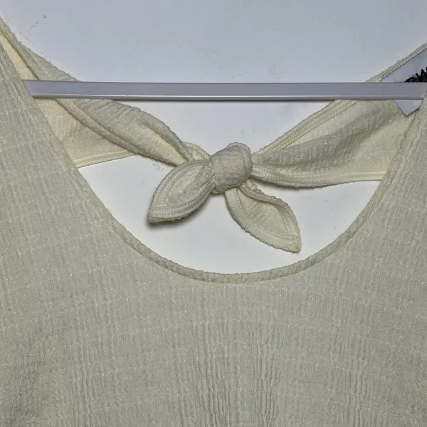 Cream Textured Puff Sleeve Tie Back Crop Top‎ Shirt - Image 5