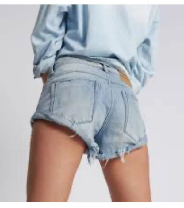 • One Teaspoon • Women’s WORN OUT daisy duke cut denim distressed shorts. - Image 2