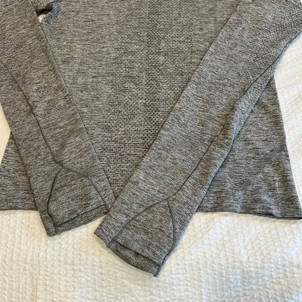 Lululemon swiftly tech long sleeve 2.0 size 4 women - Image 5