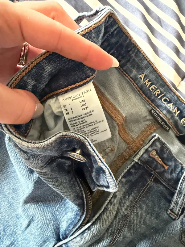 American Eagle Jeans - Image 3