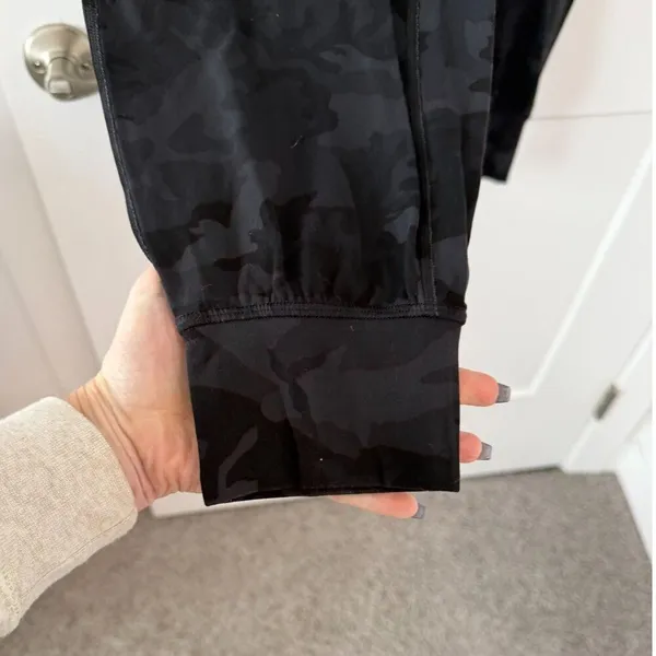 Lululemon Camo Joggers – Size 12 - Image 6