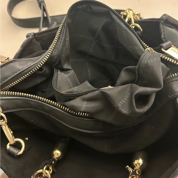 Steve Madden Elegant Black Handbag with Gold Accents Some usage-clean! - Image 10