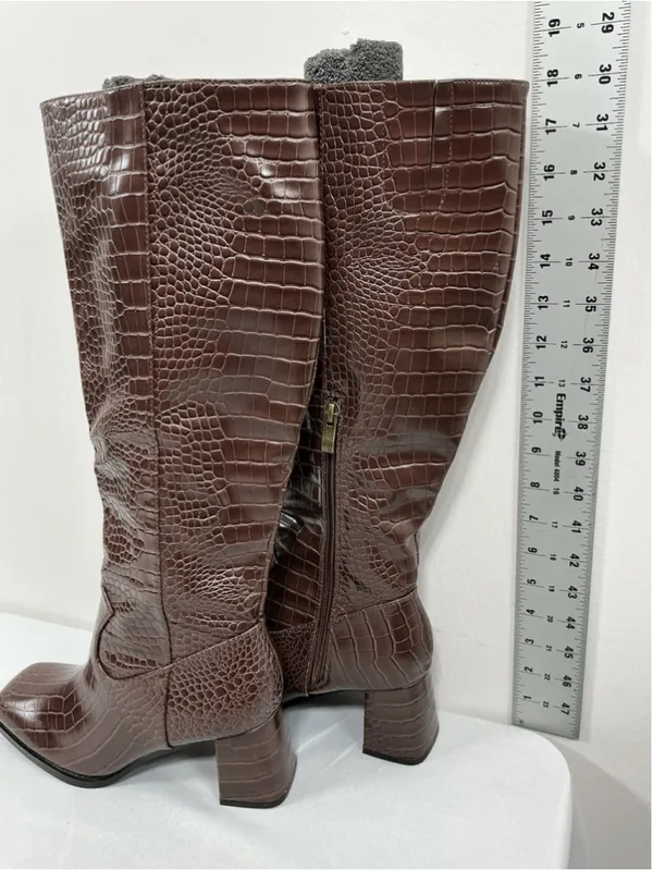 Womans Suedi Knee High Boots Brown Croc Faux Leather 8 Block Heel 1/2 Zip NWOT - Image 5