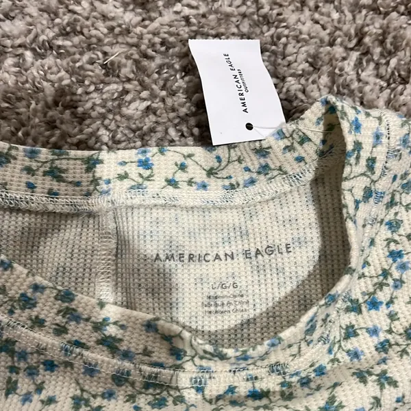 NWT American Eagle long sleeve - Image 2