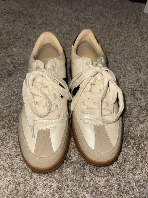 BEAST FASHION Cream and Black Athletic Sneakers NWOB - Image 2