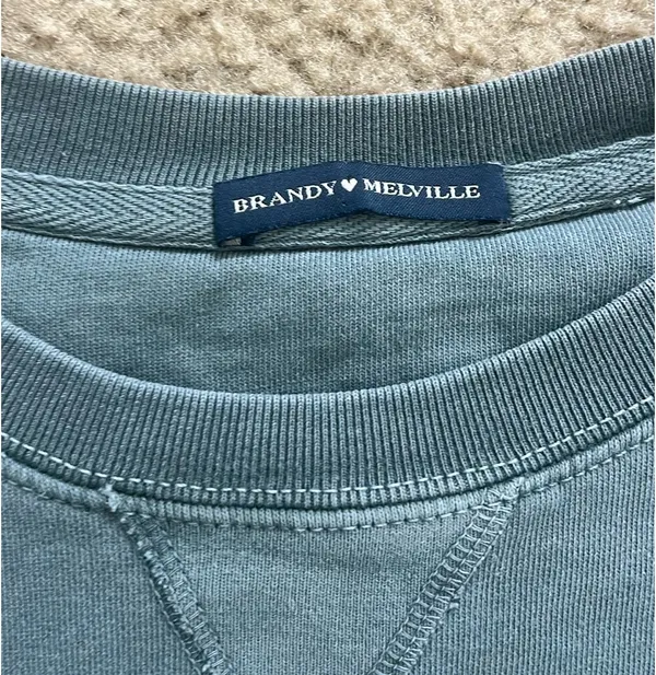 Brandy Melville Crewneck Sweatshirt - Image 2