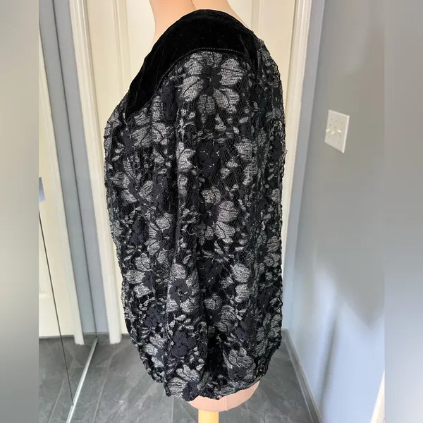 Max Edition Women's Black Lace Overlay Velvet Pullover‎ Top Size XL Whimsigoth - Image 5