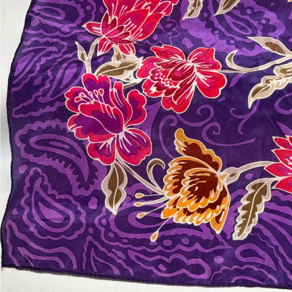 Oscar de la Renta Silk Scarf Purple Paisley Floral Made In Japan Vintage Luxury - Image 4