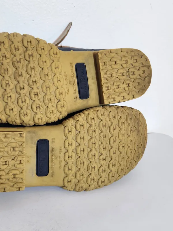 L.L. Bean Tan and Navy Womens Bean Boots Rubber Mocs Size 6 Wide - Image 6