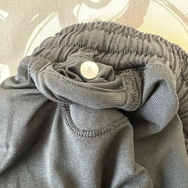 lululemon Hotty Hot Shorts 2.5” - Image 4