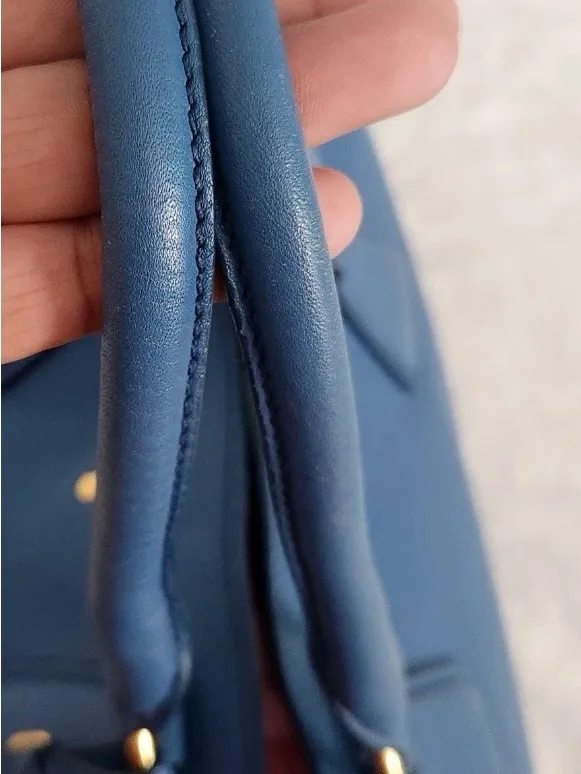 Prada Vitello Diano Tote Bag - Image 4