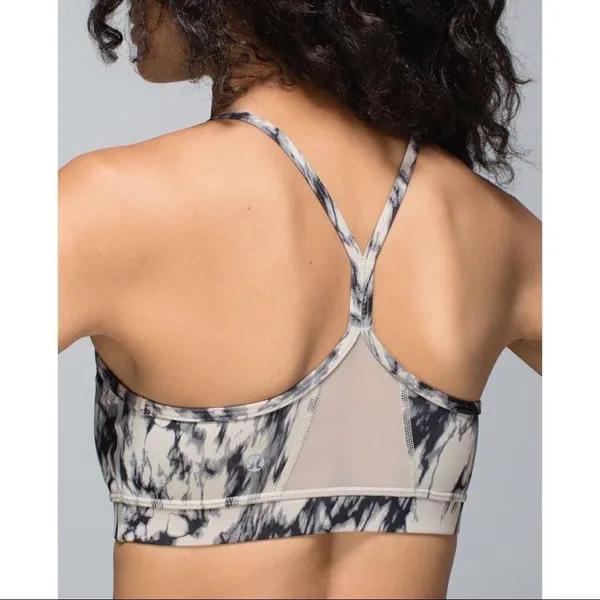 ✨HP✨Lululemon Flow Y Bra IV✨ - Image 3