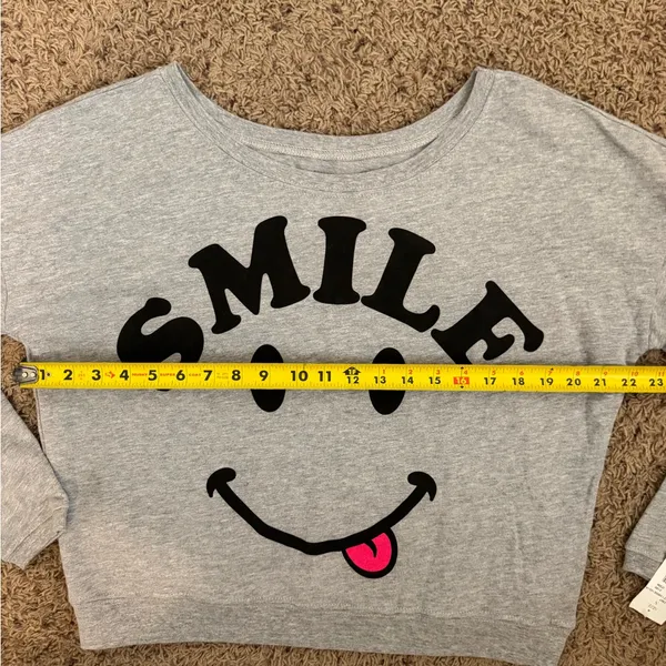 NWT Stranded Smile Gray Womens size Small - Image 5