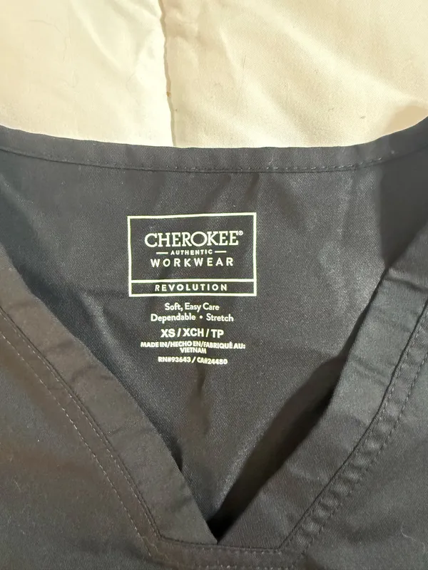 Cherokee scrub set - Image 4