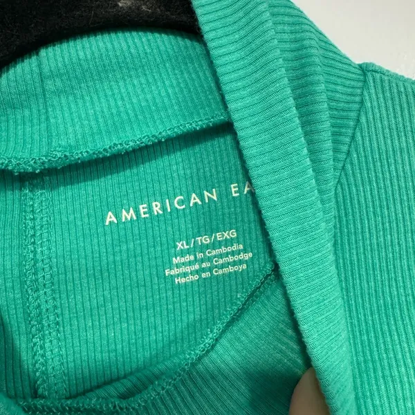 Green ribbed American Eagle mock‎ neck crop long sleeve worn once - Image 2