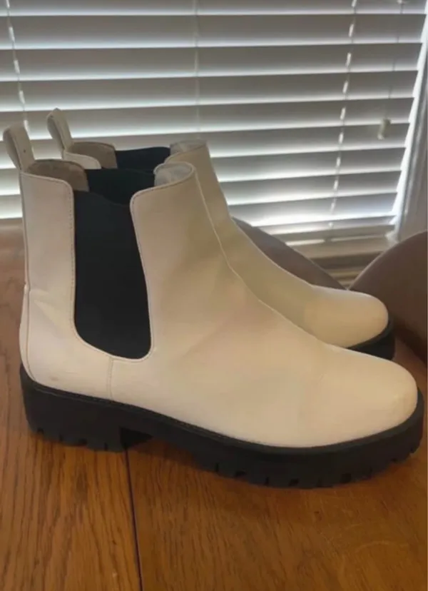 BP Women’s Boots  - Image 3