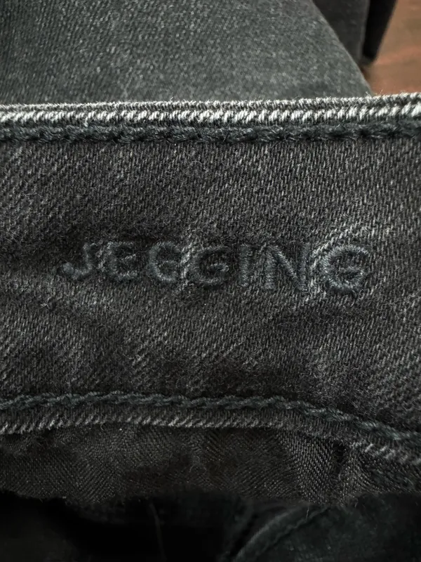 American Eagle Next Level Stretch Black Jeggings Size 10 Short - Image 6