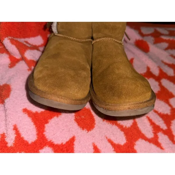 Girls Ugg boots - Image 5