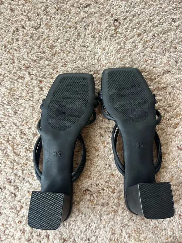 SheIn Black heels - Image 2