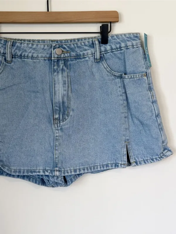 NWT Cupshe Blue Denim Notched Hem Mini Skort - Size: Extra Large - Image 5