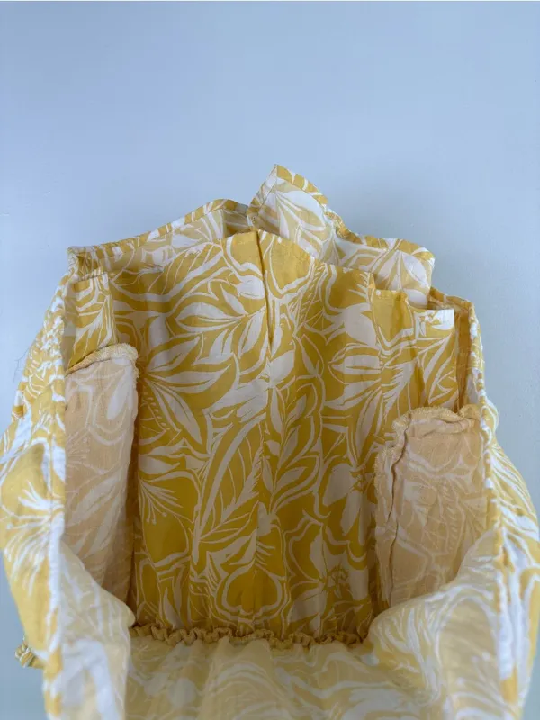 Old Navy Crinkle Gauze Ruffle Waist Mini Skort Size Large Yellow Floral - Image 2