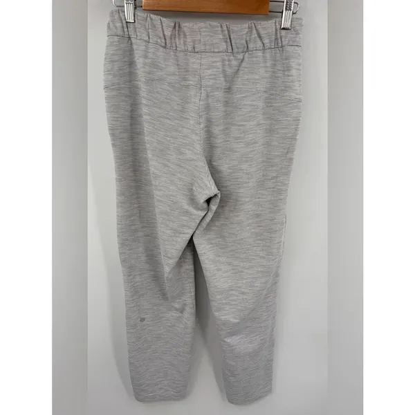 Lululemon on the fly pant light gray 27” women’s 8 athleisure performance - Image 6