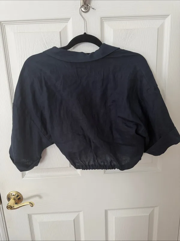 Sundays Tula Navy Linen Blend Cropped Twist Front Shirt NWT S - Image 4