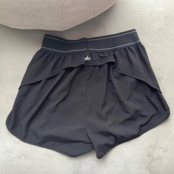 Alo Yoga Match Point Short Black S - Image 5
