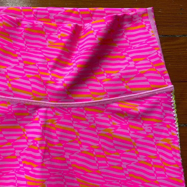 OFFLINE by Aerie Hi Rise Goals Crochet Inlay Neon Pink 7/8 Leggings Sz M 💛🎀 - Image 8