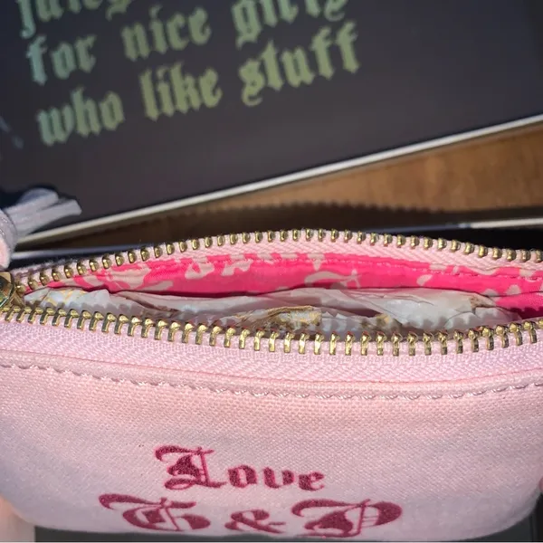 Retro Juicy Couture Pam & Gela Wristlet Wallet with Silver Heart Key Chain - Image 6