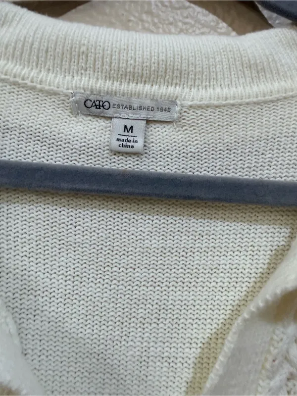 CATO Fashions Cream Cable Knit Polo Sweater Top Womens Medium Open V-Neck NWOT - Image 3