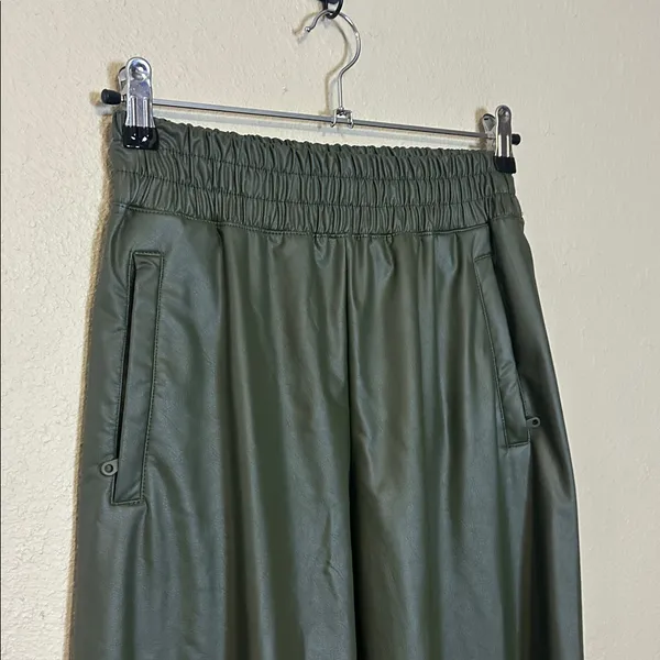 OFFLINE by Aerie Real Luxe Wide‎ Leg Faux Leather Pants Olive Green Size XS - Image 3