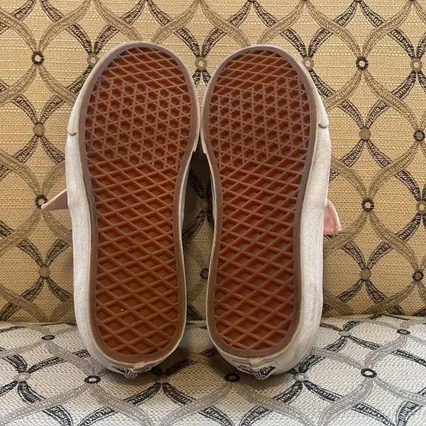 VANS Chalk Pink Knotted Sneakers $90 EUC Wmn 8; Men 6.5 - Image 6