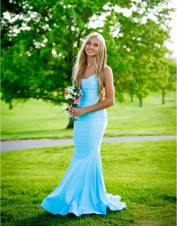 La Femme Mermaid Prom Dress - Image 3