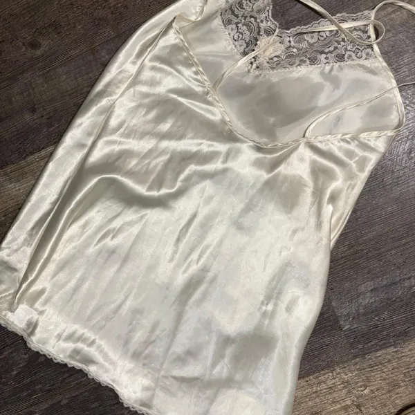 Vintage Soft moments new‎ york Cream lace slip dress with adjustable straps - Image 3