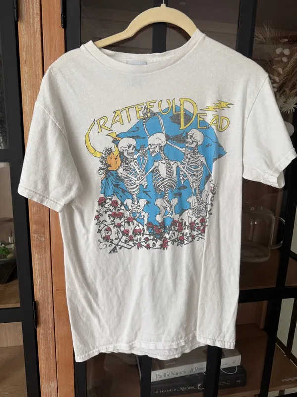 Junk Food grateful dead skeletons band tee bed of roses flea market short sleeve - Image 2
