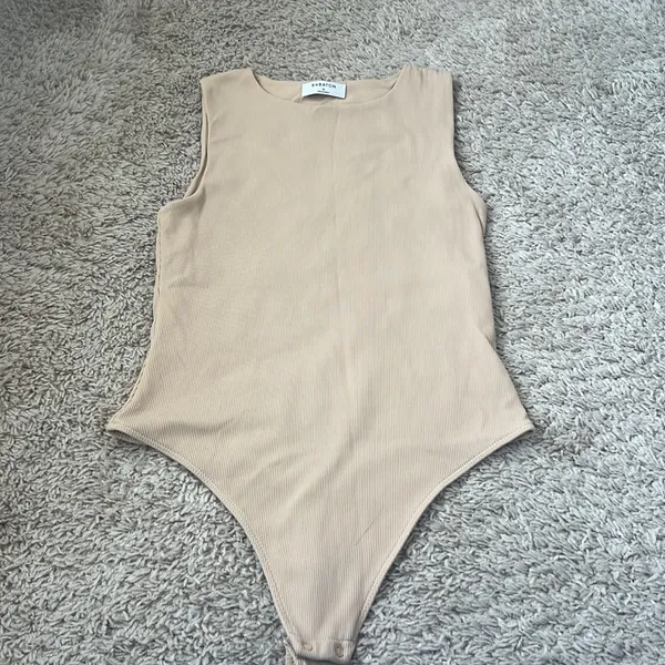 Aritzia Babaton Ribbed Bodysuit - Image 3