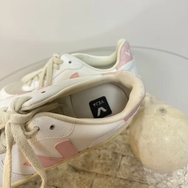 VEJA V-10 CWL Vegan Leather Sneaker in White/Petale Pink Size EU 37/US 6 - Image 8