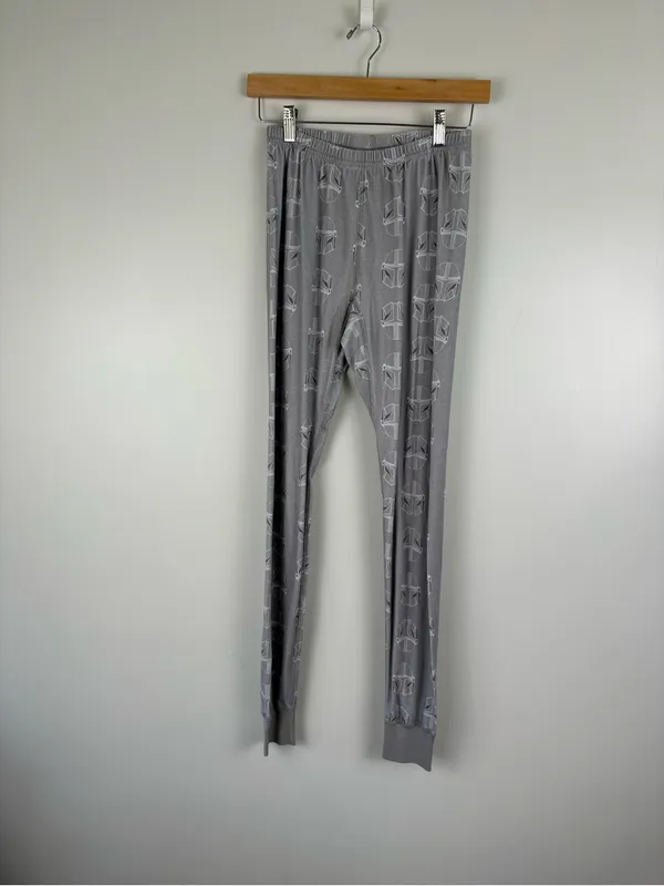 Hanna Andersson Star Wars The Mandalorian Adult Pajama Set Size Small Gray - Image 6