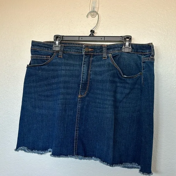 Universal‎ Thread Jean Skirt Size 33/16 - Image 3