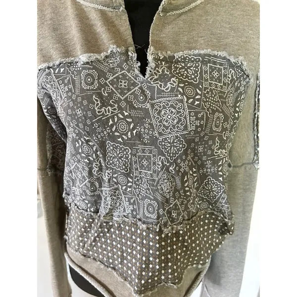 In Loom Taupe Bandana Patchwork Distressed Pullover L - Image 3