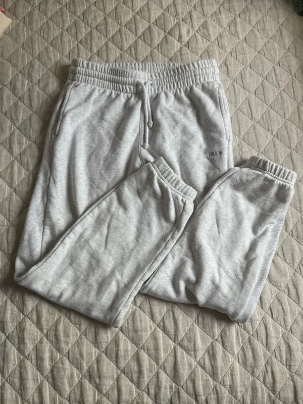 Aritzia TNA Boyfriend Sweatpants Fleece - Image 4